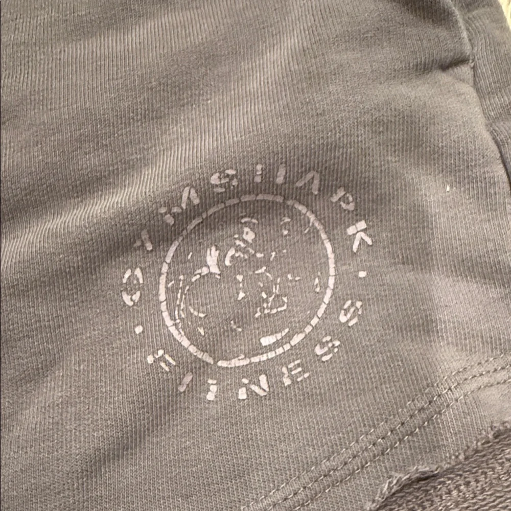 Gymshark Heritage 5” crop shorts - Picture 2 of 4